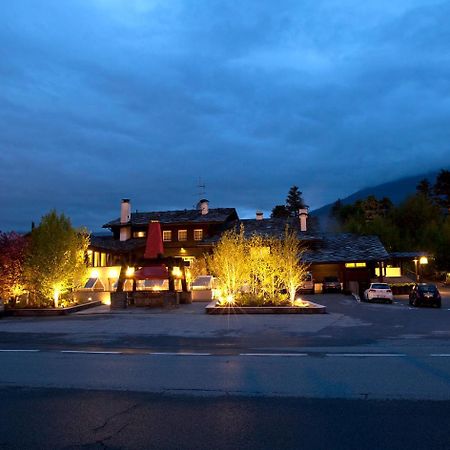 Hotel Village Pollein Exterior foto